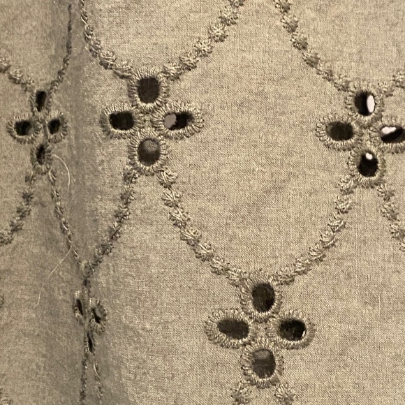 Green eyelet blouse - NEW!! - Picture 7 of 7